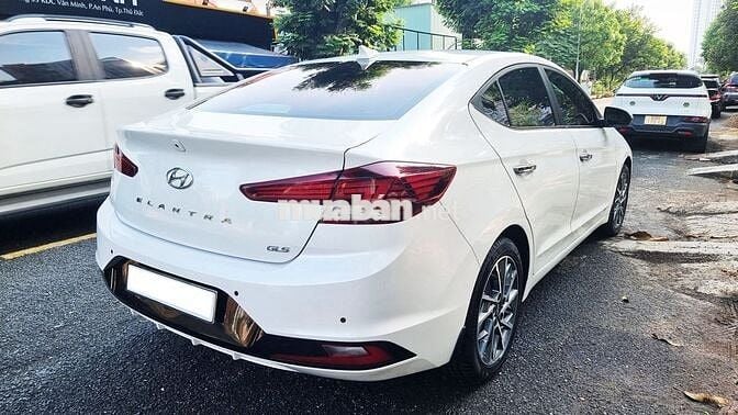 Hyundai Elantra 2021 2.0 AT - 6600 km