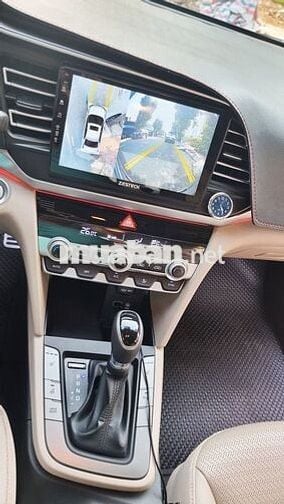 Hyundai Elantra 2021 2.0 AT - 6600 km