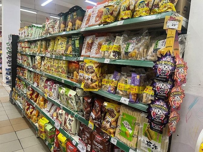 TUYỂN GẤP ! Nhân viên Bán Hàng - Bảo Vệ - Tạp Vụ làm tại TPHCM