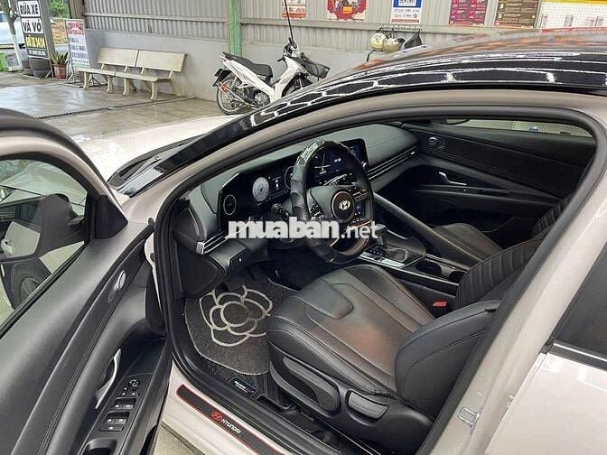 Hyundai Elantra 2024 1.6 AT Đặc biệt - 14000 km