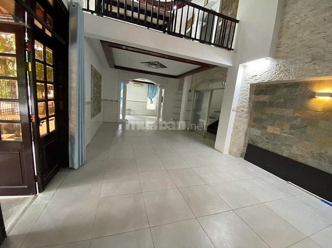 Cho thuê Villa 2 mặt tiền khu compound Nguyễn văn Hưởng, p. Thảo Điền