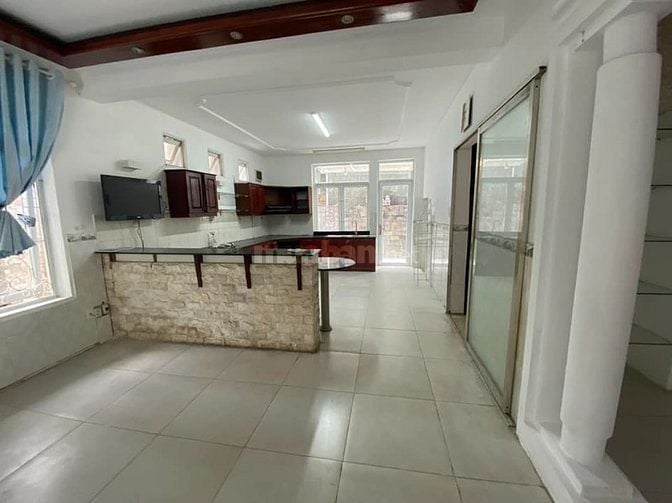 Cho thuê Villa 2 mặt tiền khu compound Nguyễn văn Hưởng, p. Thảo Điền