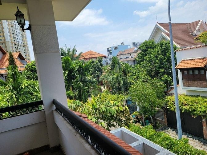 Cho thuê Villa 2 mặt tiền khu compound Nguyễn văn Hưởng, p. Thảo Điền