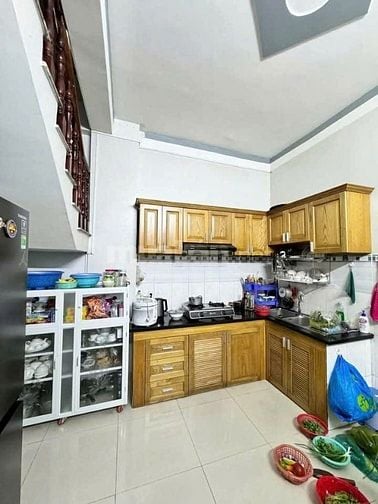 BÁN NHÀ KINH DOANH TẠP HOÁ GẦN TRUNG TÂM CHỢ BÌNH CHÁNH GIÁ 650TR 