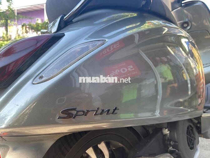 Vespa Sprint 125 cá nhân dùng màu xám xi măng