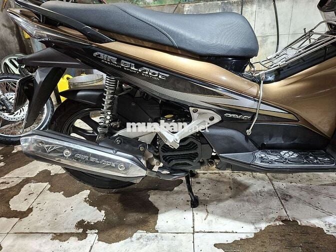 Bán Honda Air Blade FI đời 2013 giấy tờ hợp lệ