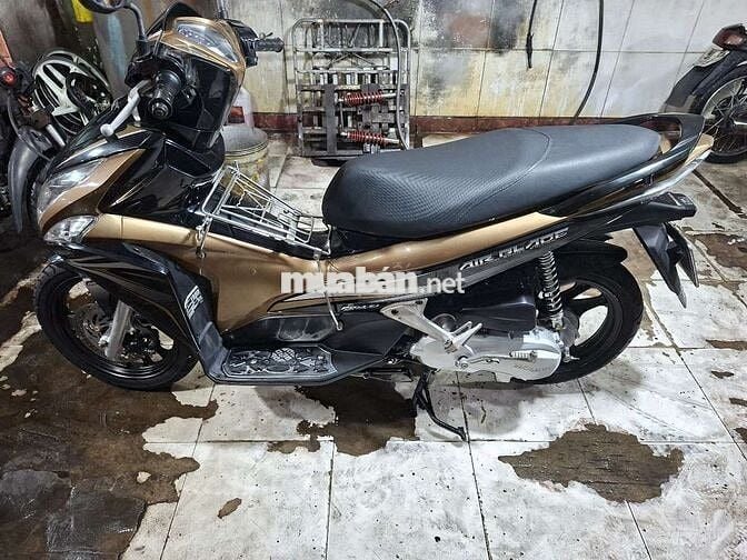 Bán Honda Air Blade FI đời 2013 giấy tờ hợp lệ