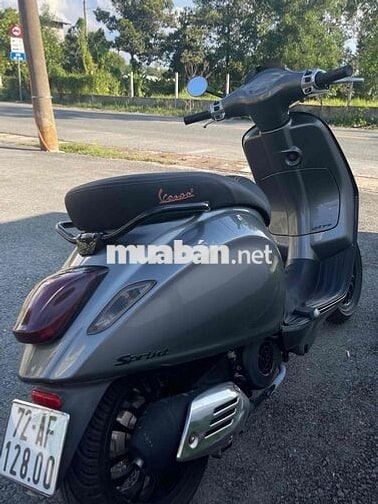 Vespa Sprint 125 cá nhân dùng màu xám xi măng