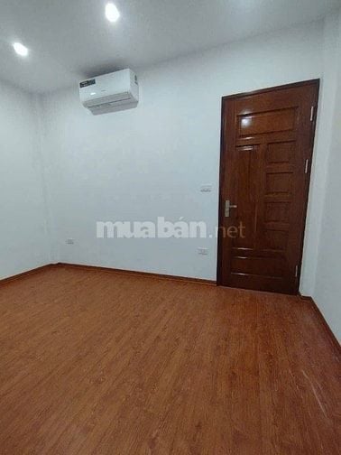 BÁN NHÀ PHÂN LÔ QUÂN ĐỘI - Ô TÔ VÀO NHÀ - NHÀ ĐẸP Ở NGAY 
