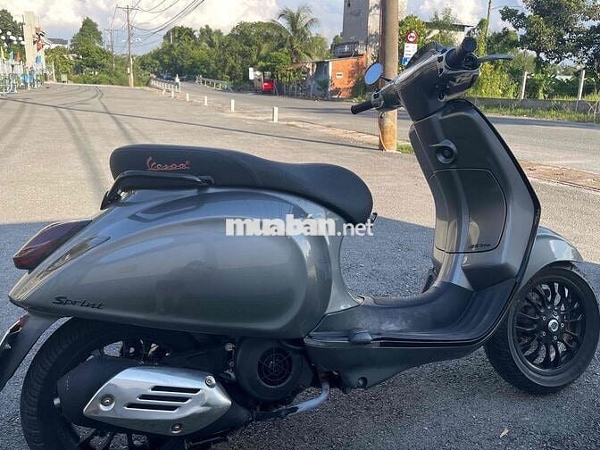 Vespa Sprint 125 cá nhân dùng màu xám xi măng
