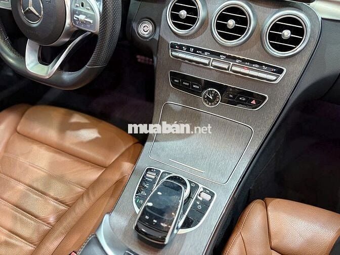 Mercedes Benz C300 AMG 2021 - 46000 km
