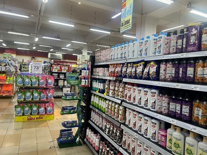 TUYỂN GẤP ! Nhân viên Bán Hàng - Bảo Vệ - Tạp Vụ làm tại TPHCM
