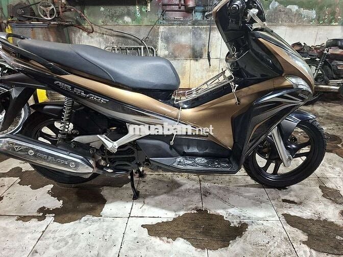 Bán Honda Air Blade FI đời 2013 giấy tờ hợp lệ
