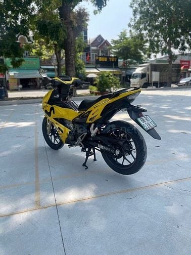 Xe còn đẹp như mới cứ cap chay ok