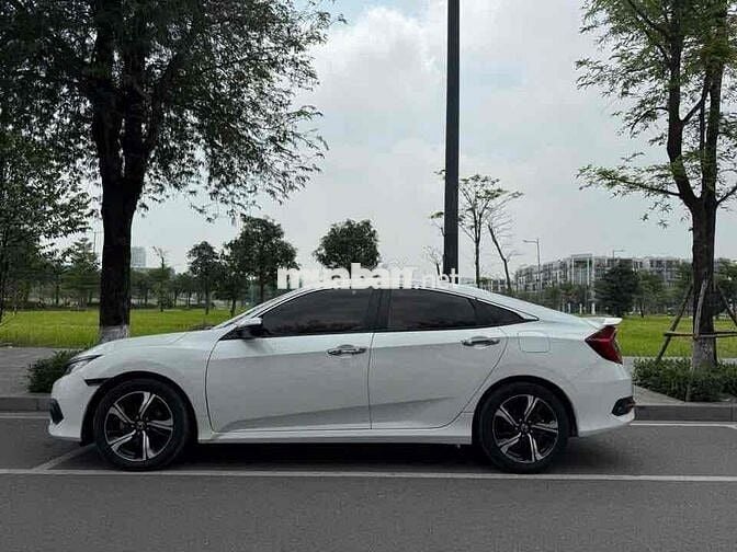 Honda Civic 2017 1.5L Vtec Turbo - 76000 km