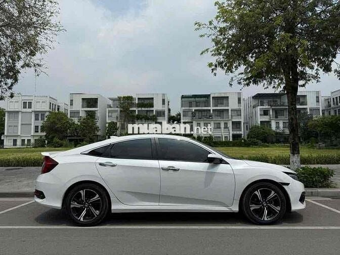 Honda Civic 2017 1.5L Vtec Turbo - 76000 km