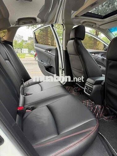 Honda Civic 2017 1.5L Vtec Turbo - 76000 km