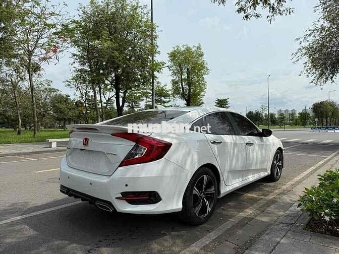 Honda Civic 2017 1.5L Vtec Turbo - 76000 km
