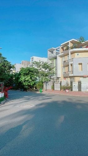 Cần bán lô đất Biệt Thự nền Q-200m2 căn góc đường 12m KDC 13E Intresco
