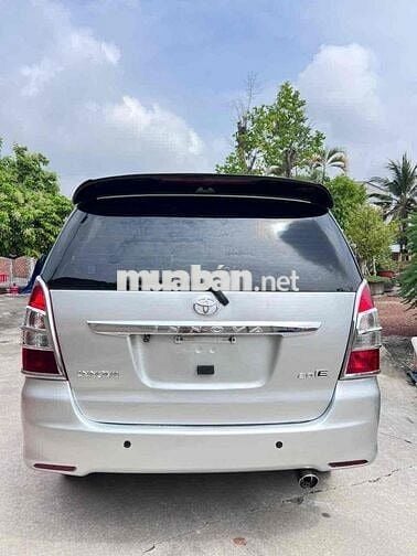Toyota Innova 2013 - 100 km
