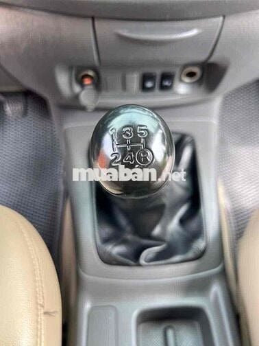 Toyota Innova 2013 - 100 km