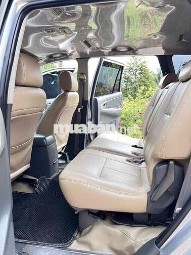 Toyota Innova 2013 - 100 km