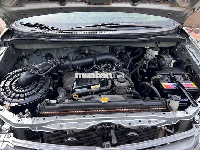 Toyota Innova 2013 - 100 km