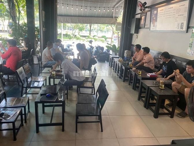 Sang quán cafe Milano Bình Thạnh - Bao gồm cọc - Có chỗ để xe