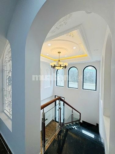 Bán nhà mặt tiền Nguyễn Trung Nguyệt Quận 2 giá 10,8 tỷ