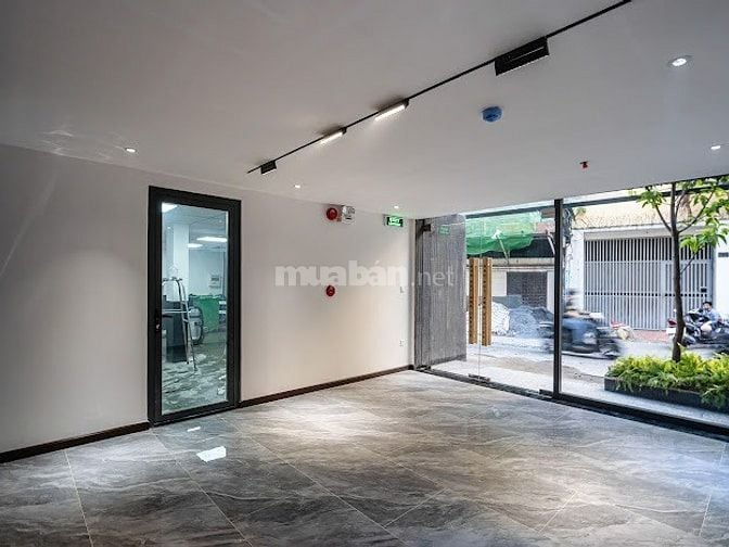 Bán toà nhà mặt tiền thụt Đào Duy Anh, P9, Phú Nhuận