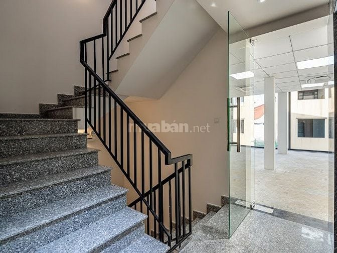 Bán toà nhà mặt tiền thụt Đào Duy Anh, P9, Phú Nhuận