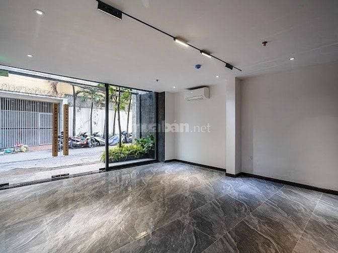 Bán toà nhà mặt tiền thụt Đào Duy Anh, P9, Phú Nhuận
