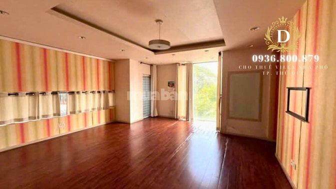 Biệt thự sân vườn, hồ bơi, sàn trống, hầm 3 lầu 200m2
