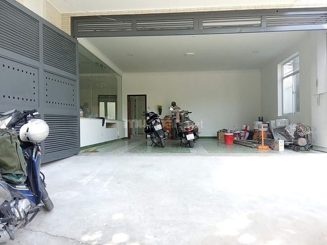 Villa rộng rãi, cực thoáng, ngay công viên hồ sinh thái khu An Phú, Q2
