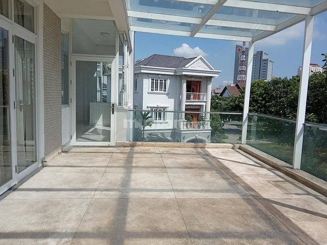 Villa rộng rãi, cực thoáng, ngay công viên hồ sinh thái khu An Phú, Q2