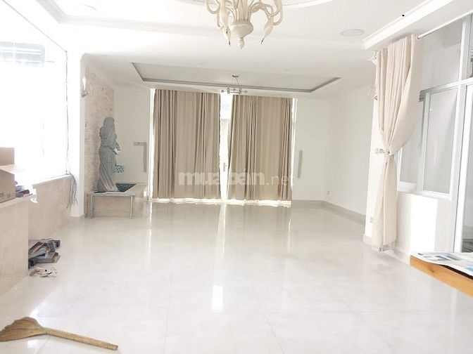 Villa rộng rãi, cực thoáng, ngay công viên hồ sinh thái khu An Phú, Q2