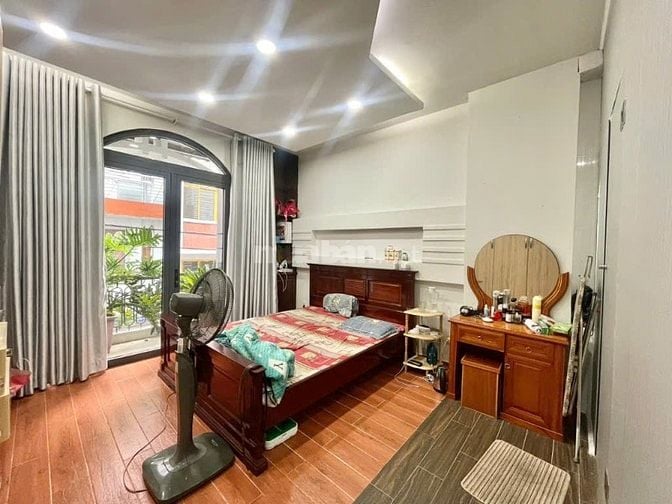 BÁN NHÀ CX LỮ GIA QUẬN 11 ĐƯỜNG 8M .54M.5 TẦNG 5PN.XE NGỦ TRONG NHÀ 15