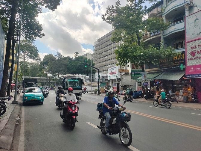 CHO THUÊ NHÀ MẶT TIỀN NGUYỄN CHÍ THANH - QUẬN 5