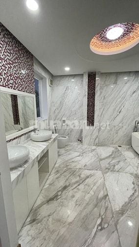 Villa rộng rãi, cực thoáng, ngay công viên hồ sinh thái khu An Phú, Q2