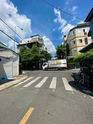 BÁN NHÀ, MT- KD, LÊ LƯ, Q. TÂN PHÚ, ĐƯỜNG 13M, 4,5X15M, 2 TẦNG, 7,7 TỶ