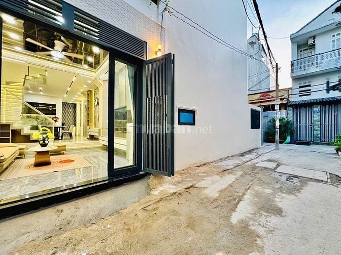 CHÍNH CHỦ CẦN BÁN GẤP NHÀ MỚI XÂY PHẠM VĂN CHIÊU ĐÚC 3LẦU HẺM XE HƠI