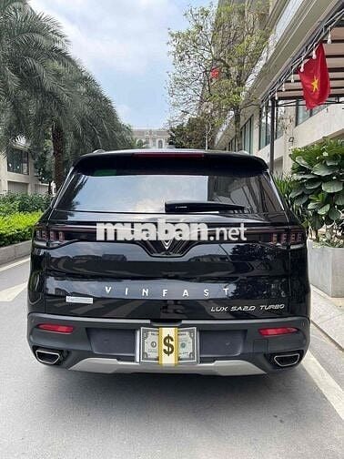 VinFast Lux SA 2.0 Premium nội thất kem 2020