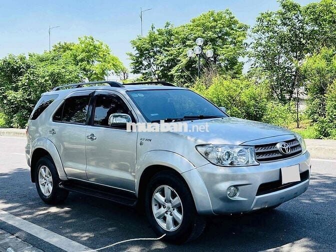 Toyota Fortuner 2.7V sản xuất 2010