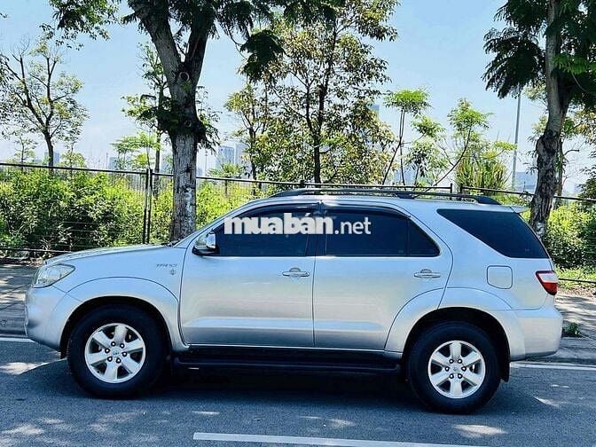 Toyota Fortuner 2.7V sản xuất 2010
