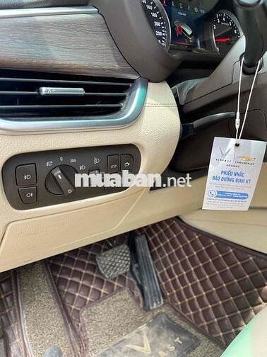 VinFast Lux SA 2.0 Premium nội thất kem 2020
