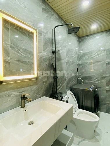 Bán gấp bán nhà Phạm Thế Hiển p6, quận 8 giá 2 tỷ 850 sổ riêng 52m2