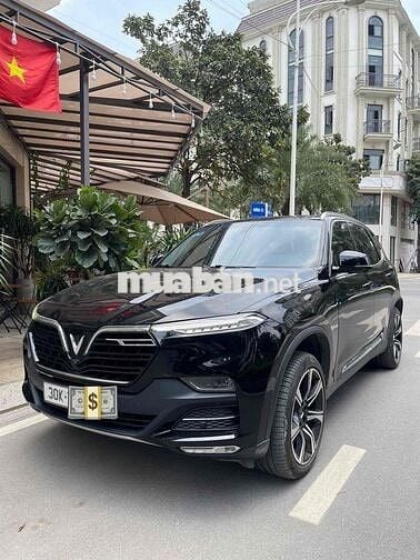 VinFast Lux SA 2.0 Premium nội thất kem 2020