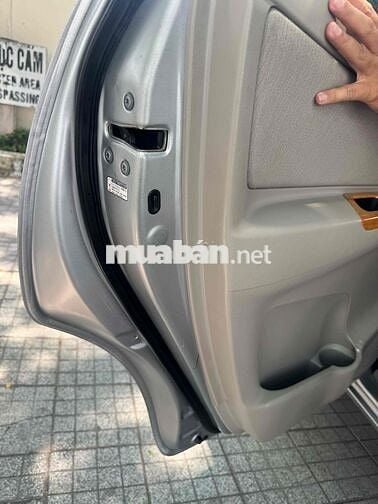 Toyota Innova 2010 G - 120 km
