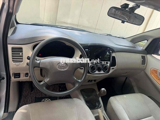 Toyota Innova 2010 G - 120 km