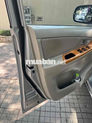 Toyota Innova 2010 G - 120 km